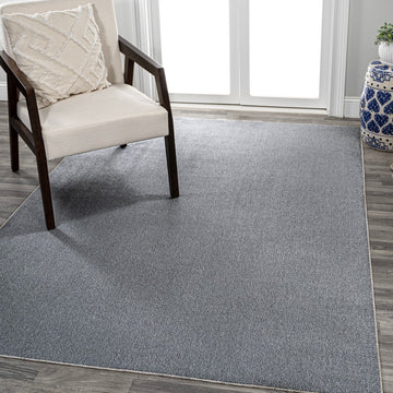 Twyla Classic Solid Low-Pile Machine-Washable Area Rug